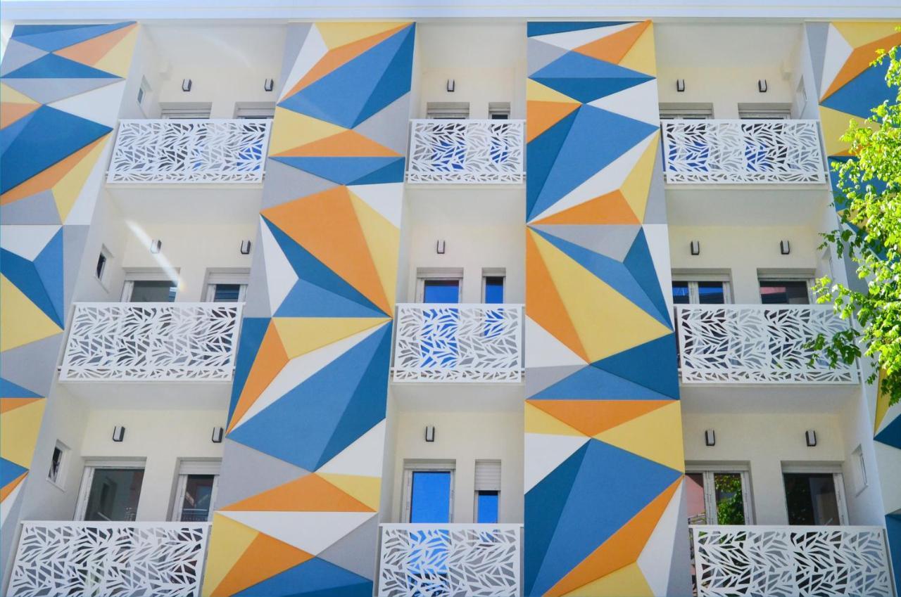 Color Hotel Римини Екстериор снимка