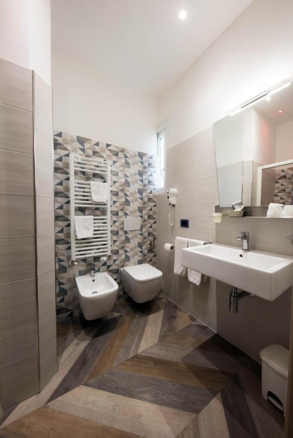 Color Hotel Римини Екстериор снимка