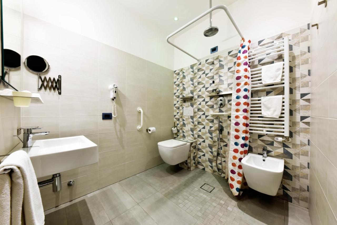 Color Hotel Римини Екстериор снимка